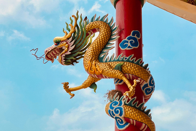 民俗專家點名4生肖在年節大掃除之前，先進行心靈層面的除舊佈新，並在祭拜時準備葡萄作為供品，就能轉換氣場，迎接好運降臨。（示意圖／達志影像）