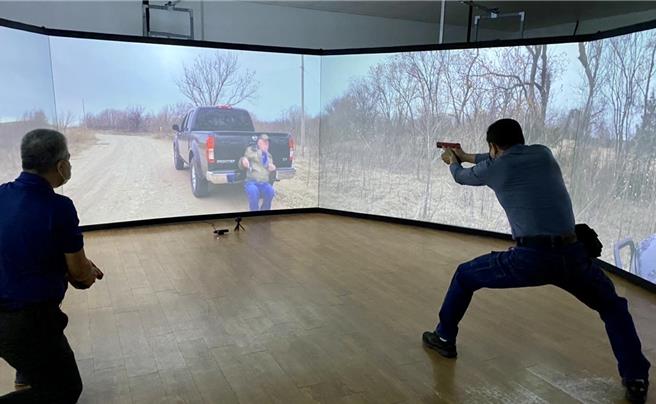 警政署陆续建置10处「互动式情境模拟射击训练靶场」及7处「智慧XR（延展实境）警勤训练」系统，（内政部提供／游念育台北传真）