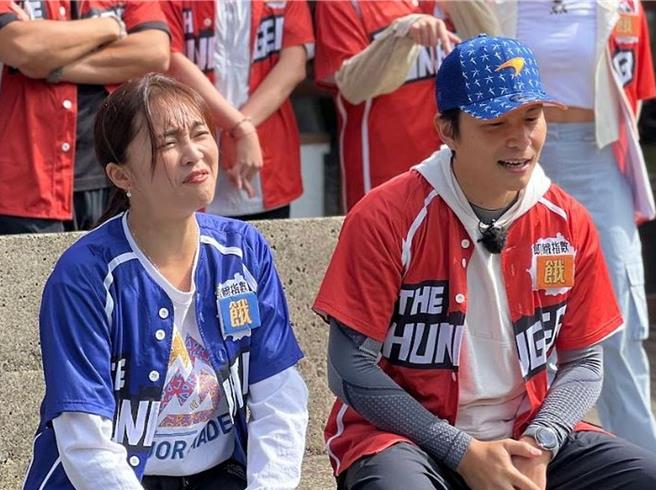 张文绮（左）跟孙协志的英文程度都不太好。（中视提供）