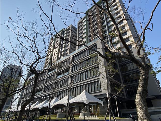 桃园市政府住宅发展处推动社会住宅包租代管计画，自2017年开办以来，至去年底已成功媒合超过1万件，居全国第一。(蔡依珍摄)