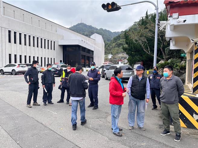 苗栗警分局邀集各单位会勘。（警方提供／李京升苗栗传真）