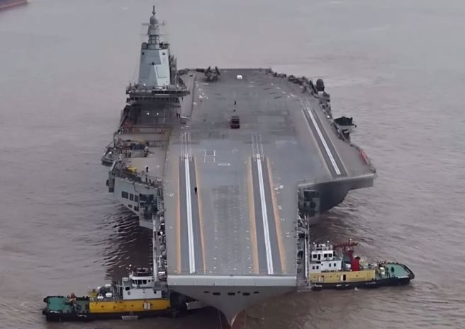 央視2日在節目中清晰地秀出「福建」艦即將完工的正面影像。（央視）