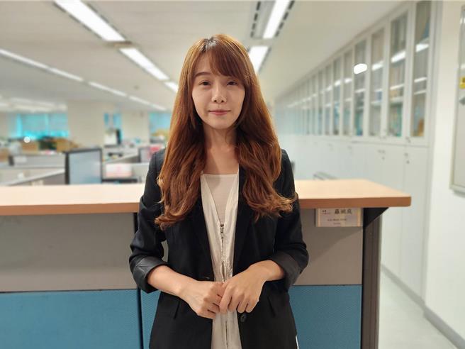 新北市政府副发言人罗婉庭今强调，已经连续第7天重申，新庄復兴段253、254地号土地，基地条件根本不符合新北市都市更新单元划定基准，就算加入249-1临路长度也不足20米，依旧不符合都更的条件，也不是市府公告的更新地区，既然没有都市更新就不会有容积调整之适用！（陈慰慈摄）