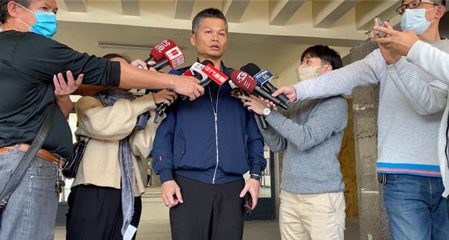 张志家的哥哥受访表示，家人将择期为弟弟办告别式。（冯惠宜摄）