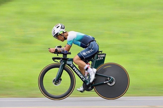 庄惠文董事长热衷三铁运动，并将「耐心」、「热诚」、「坚持」在运动当中领悟到的精神，融入于兴建房屋中。（辉升地产提供）