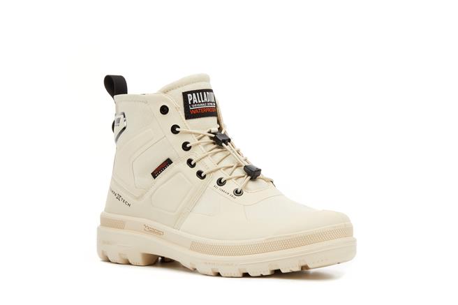 PALLADIUM的PAMPA X TECH第四代米其林科技聯名系列 奶油色，3980元。（PALLADIUM提供／朱世凱台北傳真）