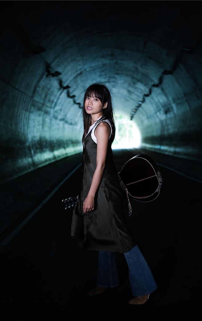 吴汶芳曾萌生不想再唱歌的念头。（理响音乐提供）