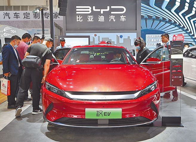 大陆电动车大厂比亚迪的销售成绩相当亮眼。（图／中新社）