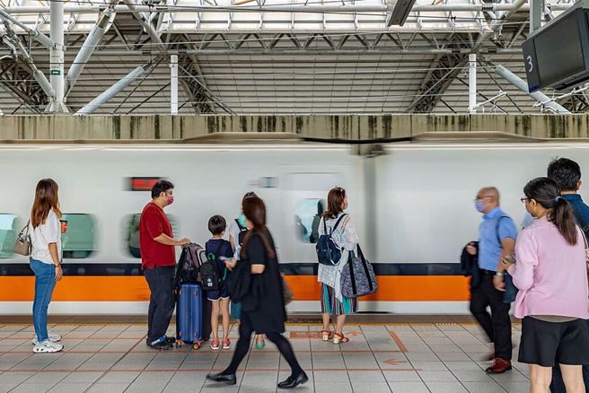 高铁公司企业工会今（4）日发布罢工讯息，提出资深员工薪资低于新进员工、薪资调整不公、年终奖金不公3大控诉，并表示已准备好「无感年终，有理罢工」。（报系资料照）