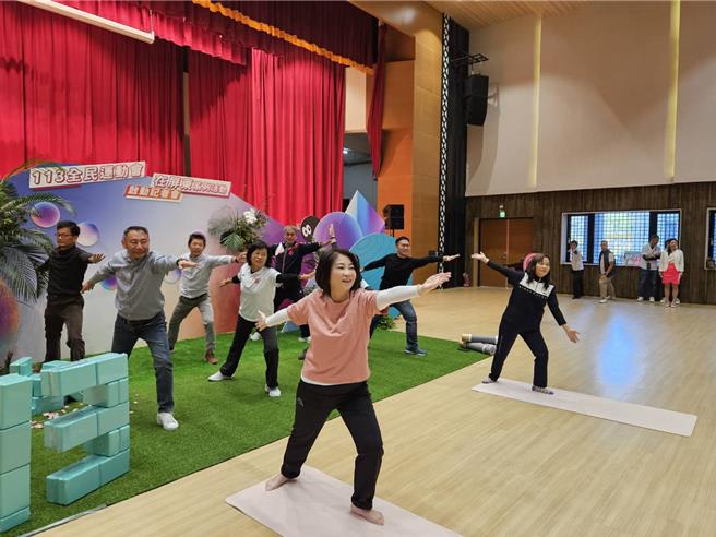 2024全民运动会将于10月在屏东登场，为此，屏县府规画每月系列活动暖身，而首场活动将由「千人瑜珈」打头阵，将于20日带着县民一起动起来。（谢佳潾摄）