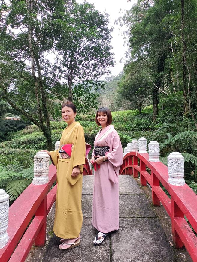 山本悠枫社长为推广正统日式茶道甜品，并促进台湾和日本的多元文化交流，专程来台原汁原味呈献日式抹茶茶道搭配日式和菓子。（云仙乐园提供）