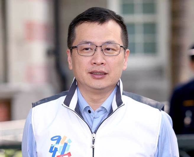 羅智強（圖）透露，當年羅致政發生摩鐵事件後，他前往公園拜票，有民眾認錯人，拿著他的面紙摔在地上，大罵一句「羅致政的，我不要」。（本報資料照片）