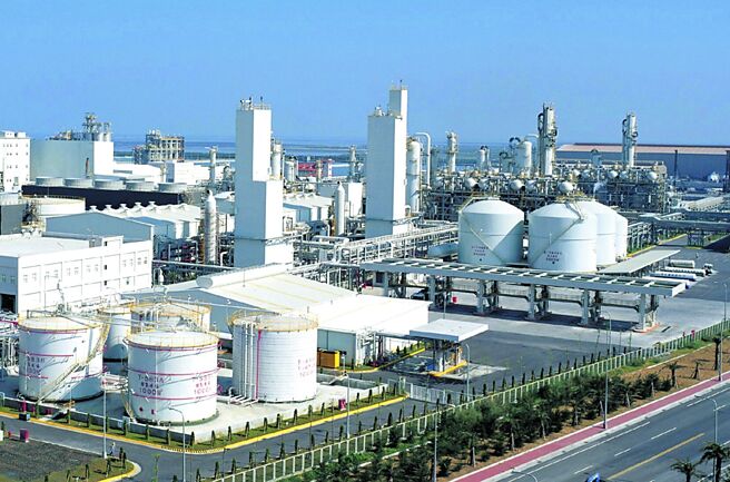 大陆宣布中止ECFA早收清单中12项石化产品的关税减让，衝击石化产业。图／本报资料照片