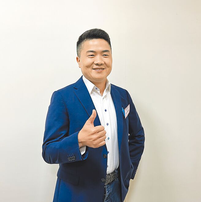 國民黨台中二選區立委候選人顏寬恒，3日晚間出席公辦電視政見發表會前受訪表示，自己對政見內容有充分準備，要一一向選民報告。（林欣儀攝）