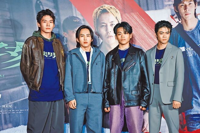 黃聖球（左起）、巫建和、鍾家駿、潘親御3日出席電影《壞男孩》首映會。（羅永銘攝）