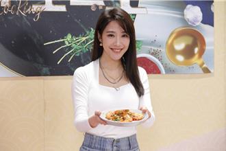 依依结束10年婚姻首露面 酸民批评她这么回