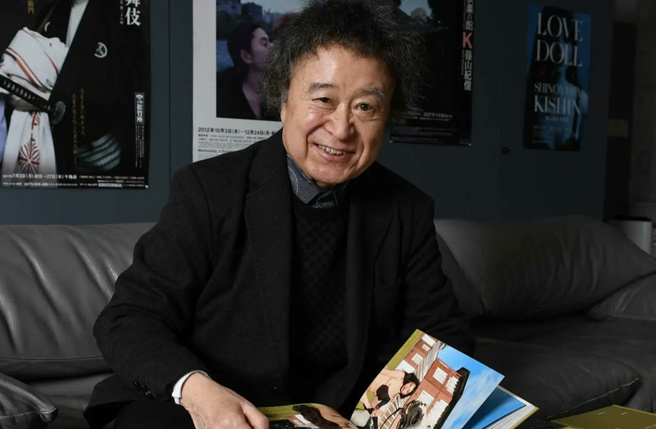 日本摄影大师筱山纪信，本月4日病情恶化送医不治，享寿83岁。（图／ 【公式】ドリームチャンネル 推特）