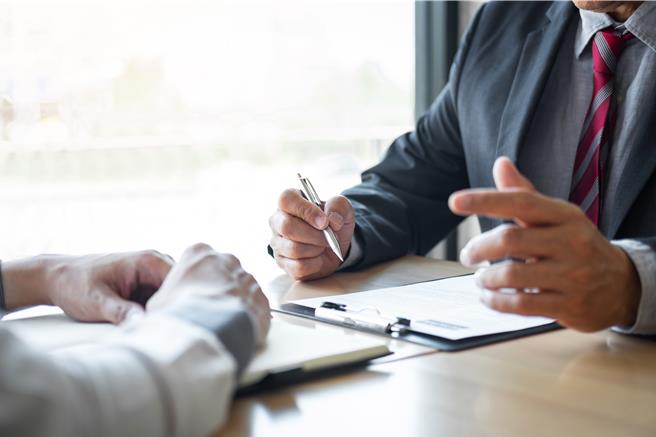 好不容易高考有700分能考入清華大學卻要跨省轉學，近期大陸大學生「逆向轉學」引起社會議論。（shutterstock）