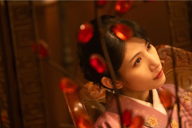 李千娜新歌MV邀老公黃尚禾演出。（劇樂蹦娛樂提供）