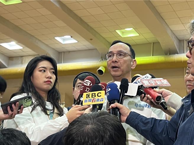 國民黨主席朱立倫今批，賴清德稱反廢死是中國介選，心中只有害怕，只會想到抹紅，這些爛招只能顯示民進黨的害怕、恐懼。（蔡宗穎攝）