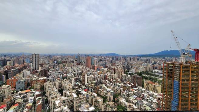 买房眉角多，靠财力也靠运气。（图／报系资料照）