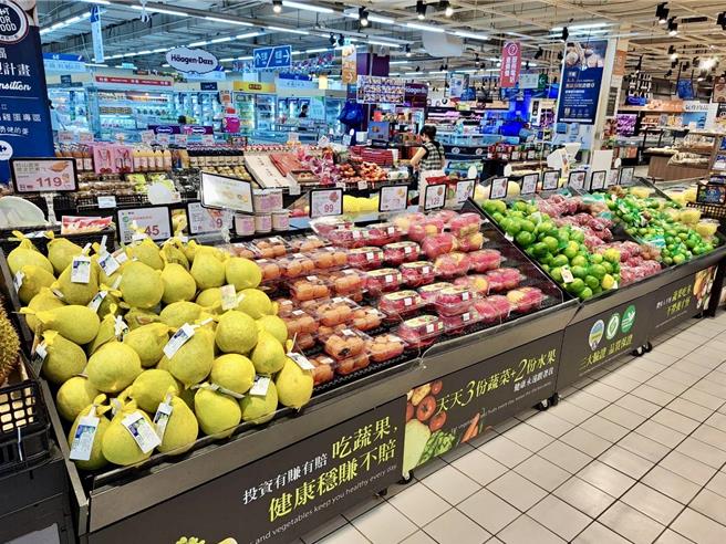 去年12月CPI年增率為2.71％，食物類漲幅達 4.72％，其中，水果受颱風豪雨遞延影響，上漲逾20％最為驚人。（資料照／洪凱音台北傳真）