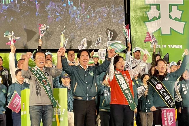 賴清德5日晚間南投造勢，認為不管藍或白，一個支持九二共識、另一個兩岸一家親，若這樣台灣會跟香港一樣。（楊靜茹攝）