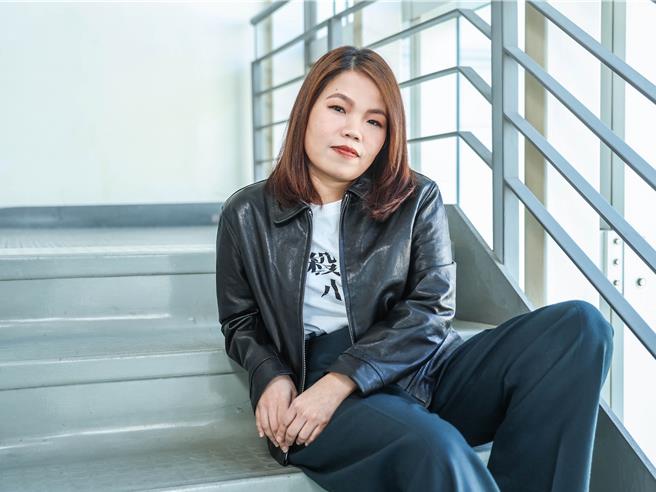 柯貞年的作品常探討人性，自認沒有少女心。（粘耿豪攝）