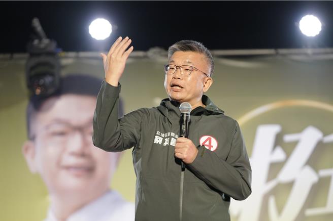 民进党台中市一选区立委候选人蔡其昌说，服务不分顏色、支持会做事的人，让他为海线继续打拚、争取更多建设与福利。（蔡其昌办公室提供／张妍溱台中传真）