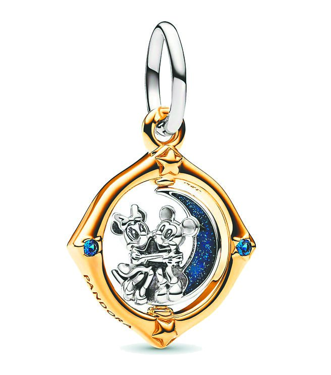Pandora迪士尼《米奇與米妮》造型旋轉月亮雙色吊飾，2880元。（Pandora提供）