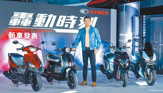 KYMCO超级英雄K1（左起）、反骨玩家Many Moto、捍卫战士RCS Moto、至尊巡旅RomaGT等车系享购车优惠。（KYMCO提供）