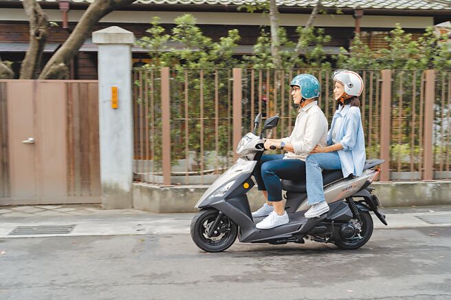 SYM迪爵大补贴5000元，业界最高补助2万3800元。（SYM提供）