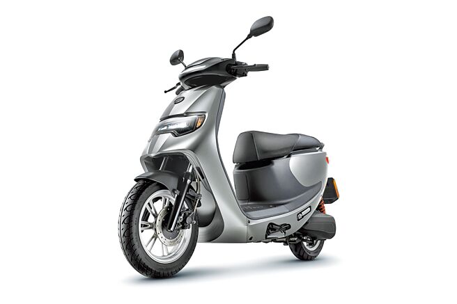 eMOVING劲炫125限时优惠价4万9900元。（中华汽车提供）