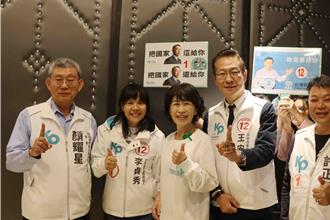 柯文哲分身來了！陳佩琪車掃、夜市拜票 與藍綠互別苗頭