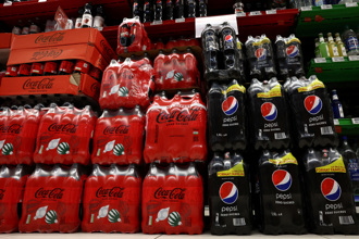 太贵了不想卖！家乐福下架百事可乐、乐事洋芋片