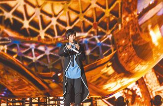 五月天阿信去医院紧急治疗 抱病演出承诺将尽全力惹哭粉丝