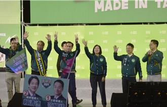 問影片看3遍以上舉手 蔡英文：你們很死忠