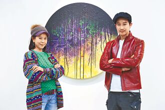 助陣藝術家阿姨 Darren當畫展策展人