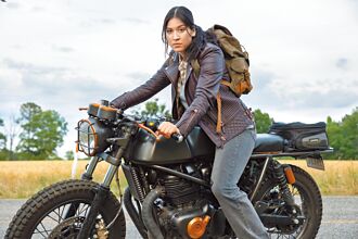 漫威首位聽障英雄 《回聲女》裝義肢照樣打