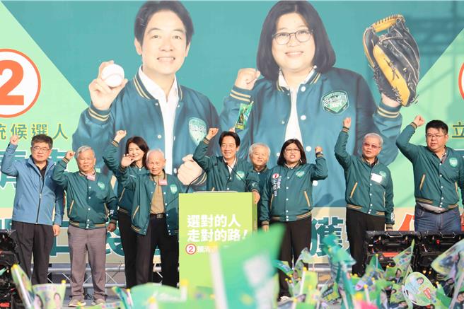 民進黨總統候選人賴清德來到嘉義市為民進黨嘉義市立委候選人王美惠助選，說這一席不能少。（呂妍庭攝）