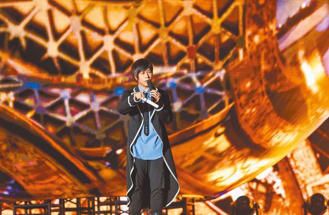 五月天阿信台中演唱会开唱前，生病去医院治疗。（相信音乐提供）