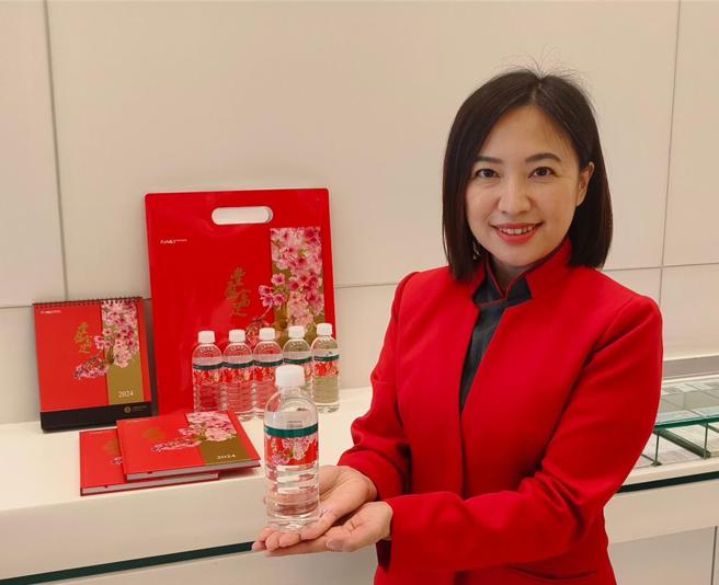 中信银行今年发财水、发财金以｢丰盈富足｣为主题。图／中信银提供