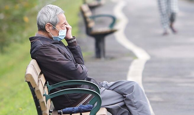 首度公布高齡家庭物價指數，顯示老年人所面對的通膨壓力更大。圖／本報資料照片