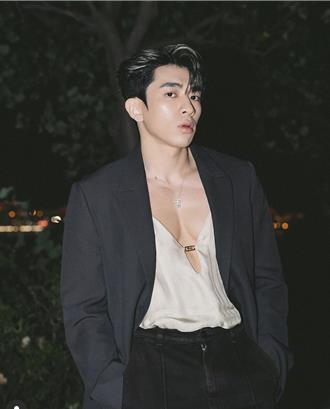 Tyson Yoshi来台献处男秀 典礼露半球被大明星袭胸