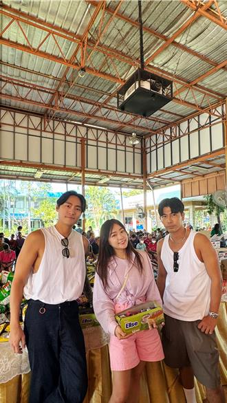 ㄚ頭遭傳離婚12字吐心聲 飛泰國捐贈物資「大手筆發年終」