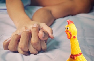 遭男友抱怨「叫聲」不好聽 網友歪樓：「可以拿尖叫雞代替」