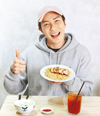 江曜纶开餐厅 坚持做出爸爸最爱味道