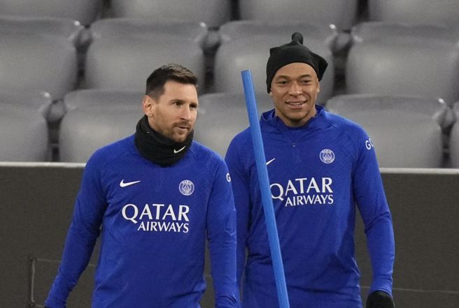 梅西(左)、姆巴佩昔日在PSG练球。（美联社资料照）