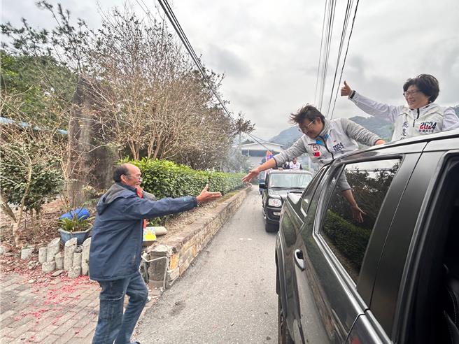 國民黨籍台東區域立委候選人黃建賓車隊掃街。（黃建賓競總提供／蔡旻妤台東傳真）