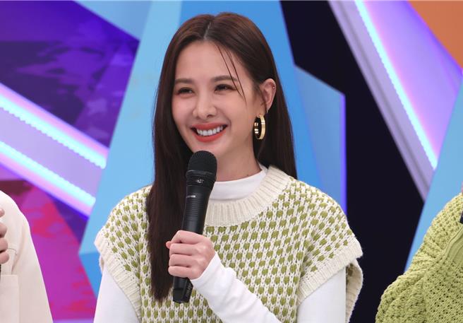 安心亞為了爭取《全民最大黨》的演出機會，寧願推掉其他工作。（中天綜合台提供）